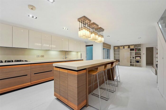 5 Bedroom Terraced House To Rent In Chiddingstone Street, Fulham, London, SW6