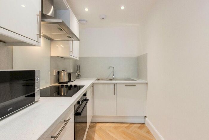 2 Bedroom Flat To Rent In Byres Road, Glasgow, G12