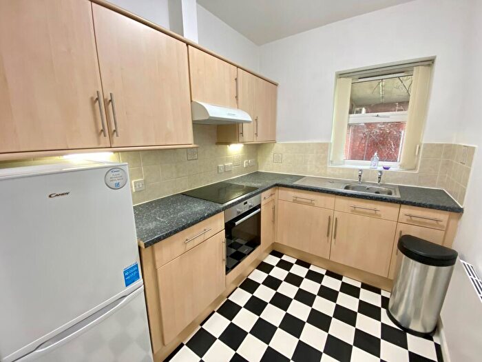 1 Bedroom Flat To Rent In Bakersfield Place, Sale, M33
