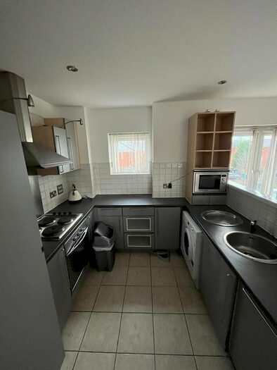 2 Bedroom Flat To Rent In Jackson Crescent, Manchester, M15
