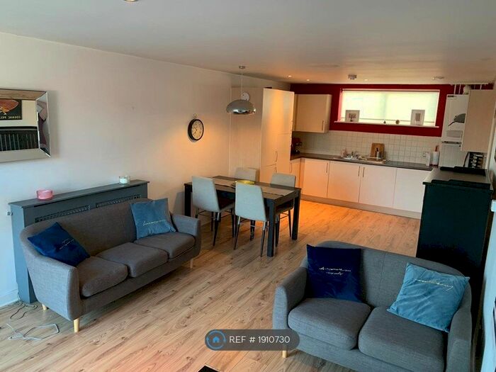 2 Bedroom Flat To Rent In Waldegrave Road, Teddington, TW11