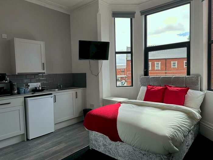 1 Bedroom Semi-Detached House To Rent In Fishpond Drive, Nottingham, Nottinghamshire, NG7