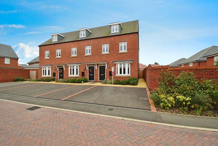 3 Bedroom End Of Terrace House For Sale In Mould Pen, Wigston, LE18