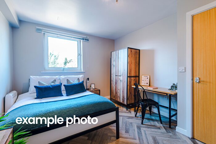 2 Bedroom Property To Rent In Flat, Mayfair Court, Manchester, M14