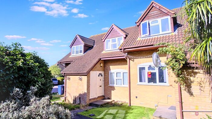 2 Bedroom End Of Terrace House For Sale In Ammanford Green, Ruthin Close, West Hendon, London, NW9
