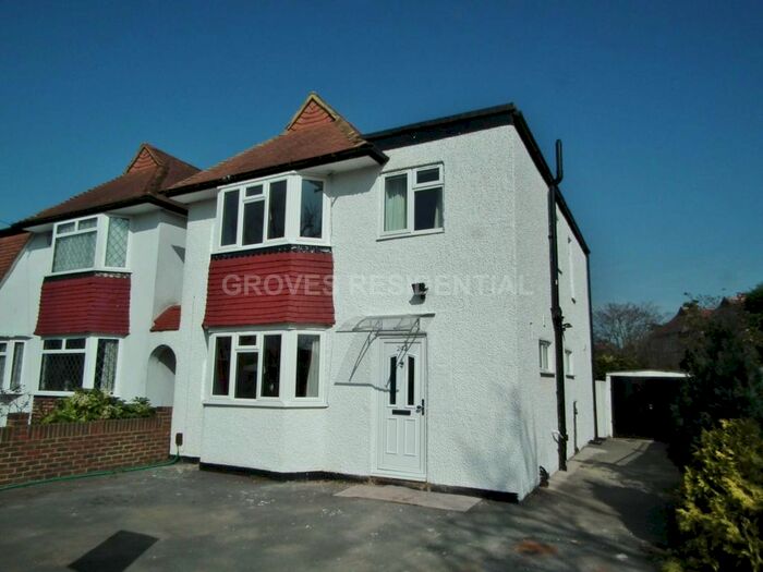 4 Bedroom Link Detached House To Rent In South Lane, New Malden, KT3