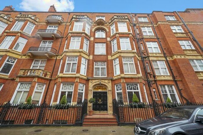 2 Bedroom Flat To Rent In Montagu Mansions, London, W1U