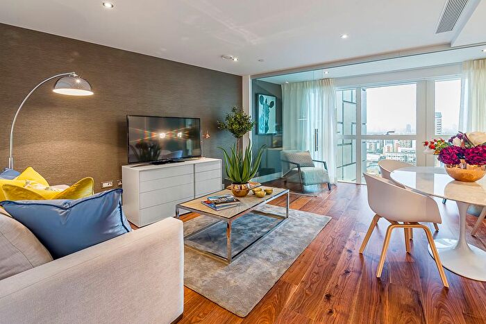 2 Bedroom Flat To Rent In Lincoln Plaza, Canary Wharf, E14