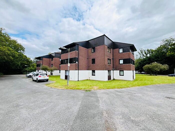 Flat To Rent In Ifield, RH11