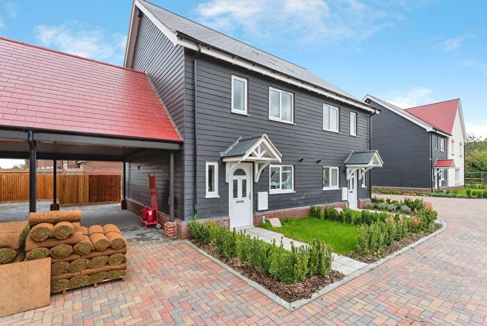 Semi-Detached House For Sale In Hunters Rest, Turnpike Road, Red Lodge, Bury St. Edmunds, Suffolk, IP28