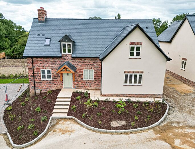 4 Bedroom Detached House For Sale In Spring Lane, MK43