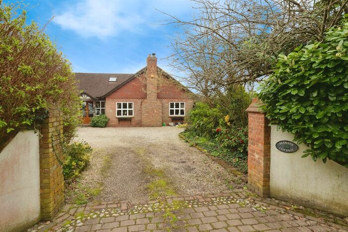 5 Bedroom Detached Bungalow For Sale In The Stream, Beckley, Rye, TN31