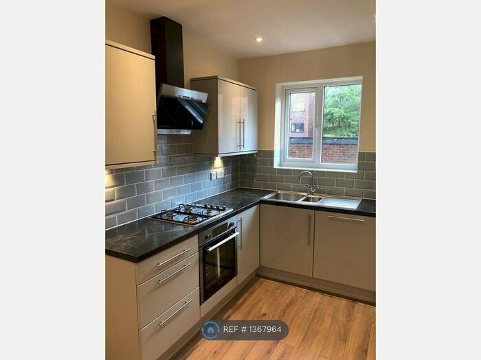2 Bedroom Flat To Rent In Victoria Road, Fallowfield, Manchester, M14