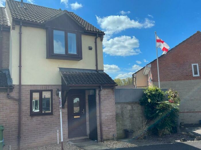 2 Bedroom End Of Terrace House To Rent In Somerton Gardens, Frome, Somerset, BA11