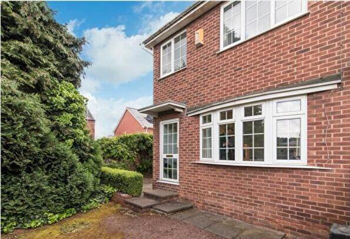 3 Bedroom Town House To Rent In Nairn Mews, NG4