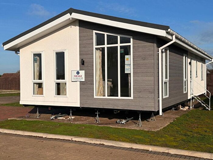 2 Bedroom Park Home For Sale In Rookery Drove, Beck Row, Bury St. Edmunds, IP28