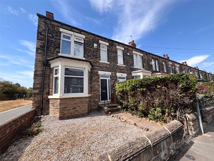 3 Bedroom End Of Terrace House To Rent In Chestnut Avenue, Leeds, West Yorkshire, LS15