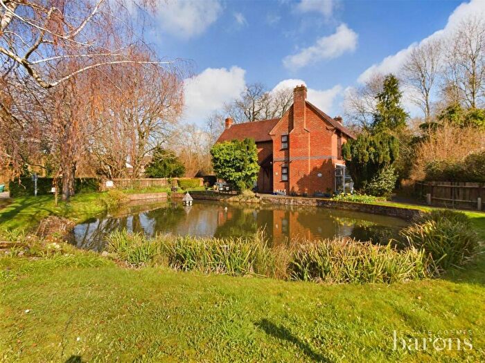 2 Bedroom Apartment For Sale In Farm View Drive, Chineham, Basingstoke, Hampshire, RG24