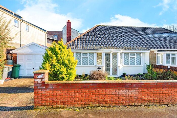 2 Bedroom Bungalow For Sale In Whitehouse Close, Houghton Regis, Dunstable, Bedfordshire, LU5