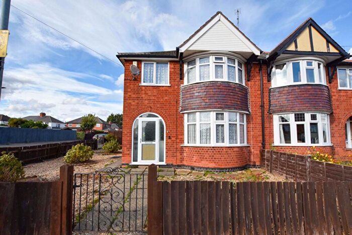 3 Bedroom Semi-Detached House For Sale In Edward Avenue, Braunstone Town, Leicester, LE3