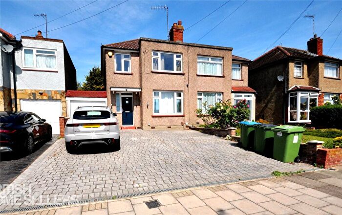 3 Bedroom Semi-Detached House For Sale In Swingate Lane, London, SE18