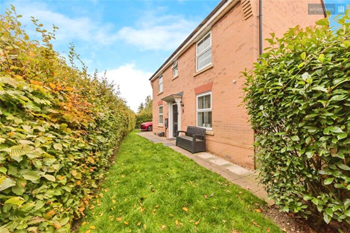 3 Bedroom Semi-Detached House For Sale In Thorneycroft Way, Crewe, Cheshire, CW1