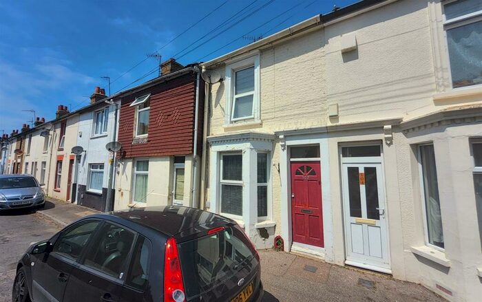 3 Bedroom House To Rent In James Street, Sheerness, ME12