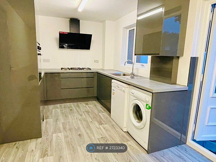 3 Bedroom Terraced House To Rent In Fernleigh Drive, Manchester, M16