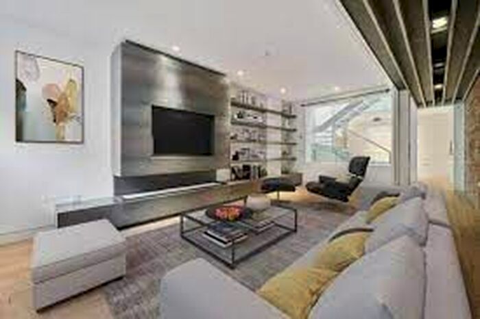 4 Bedroom Mews House To Rent In Ennismore Mews, Knightsbridge, SW7