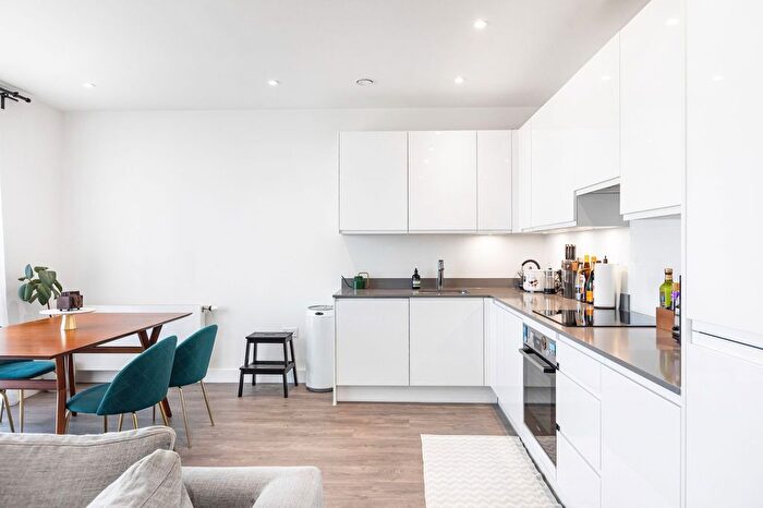 2 Bedroom Flat For Sale In Blair Street, Poplar, E14