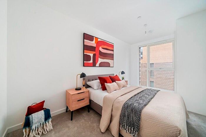 3 Bedroom Flat To Rent In Perryfield Way, Hendon Waterside, NW9