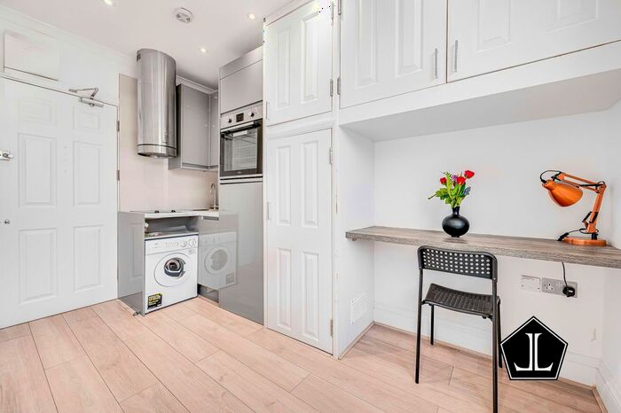 Studio To Rent In Hogarth Road, London, SW5