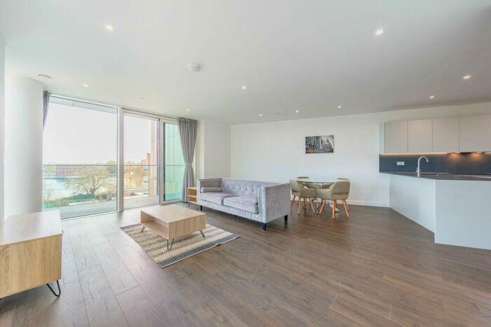 2 Bedroom Apartment To Rent In Hartingtons Court, London, N4