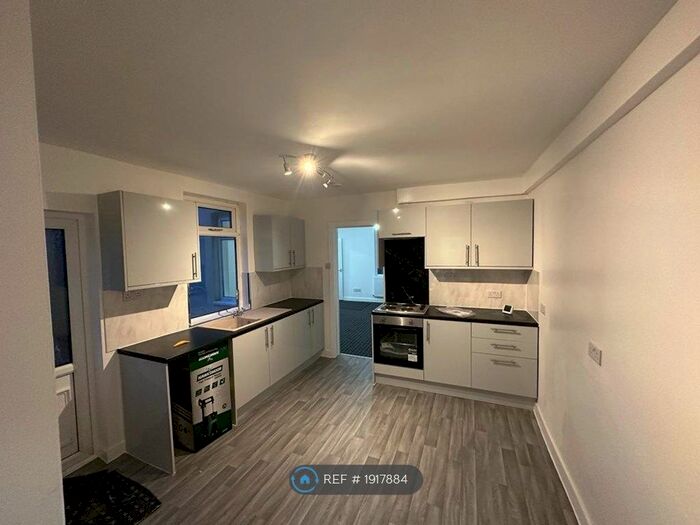 3 Bedroom Terraced House To Rent In Markham Avenue, Armthorpe, Doncaster, DN3