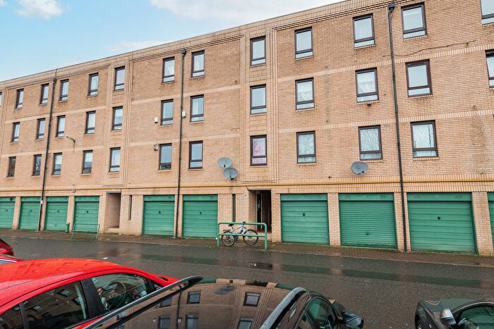 2 Bedroom Flat To Rent In Milnpark Gardens, Glasgow, G41