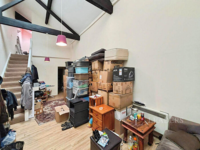 1 Bedroom Flat To Rent In Chelsea Court, Southgate Street, GL1