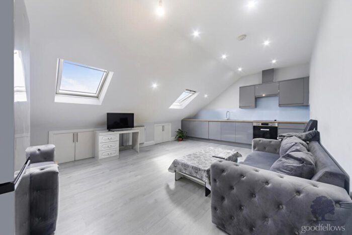 1 Bedroom Apartment To Rent In Central Road, Morden, SM4