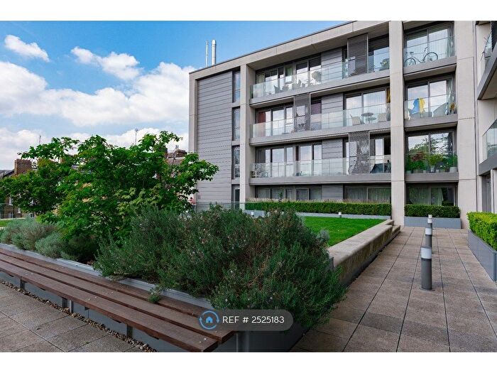 2 Bedroom Flat To Rent In Upper Richmond Road, London, SW15