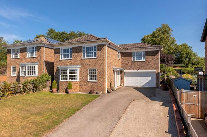 5 Bedroom Detached House For Sale In Swainsea Lane, Pickering, YO18