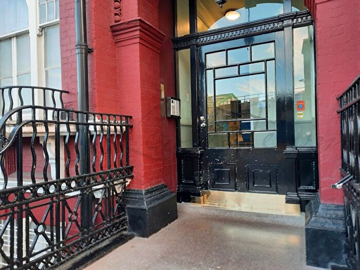 4 Bedroom Flat To Rent In Chapel Street, Marylebone, NW1