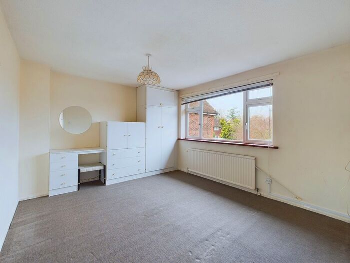 3 Bedroom Detached House For Sale In Locationlocation! Cricketfield Road, Horsham, West Sussex, RH12