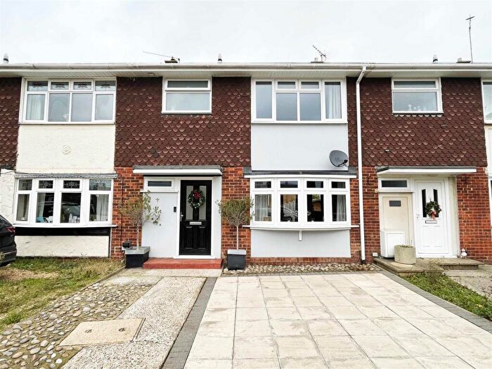 3 Bedroom Terraced House For Sale In Meon Close, Springfield, Chelmsford, CM1