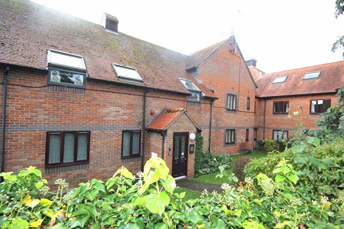 2 Bedroom Retirement Property For Sale In Thame, OX9