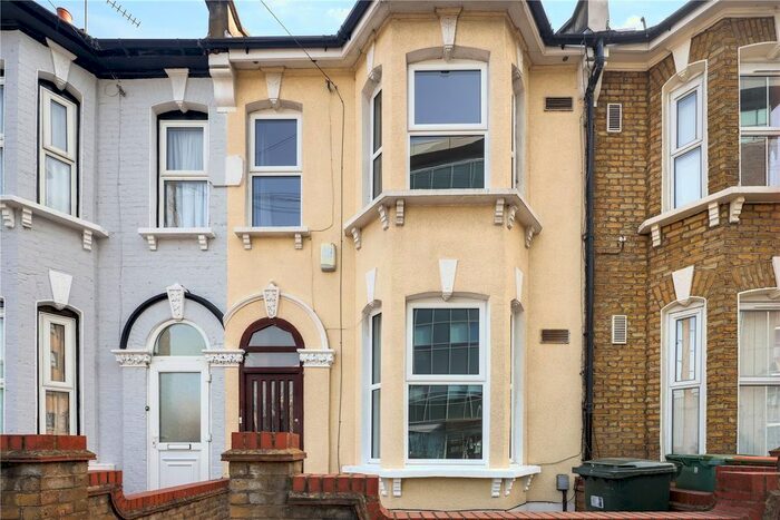4 Bedroom Terraced House To Rent In Grove Crescent Road, Stratford, London, E15