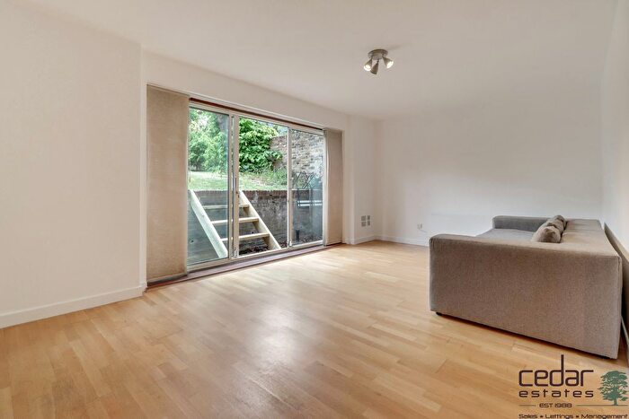 2 Bedroom Flat To Rent In Acol Road, South Hampstead, NW6