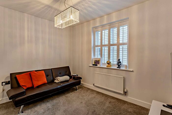 5 Bedroom Detached House For Sale In Littlecote Grove, Peterborough, PE4