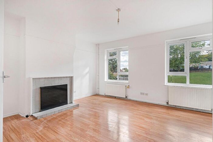 2 Bedroom Flat For Sale In Greystead Road, London, SE23