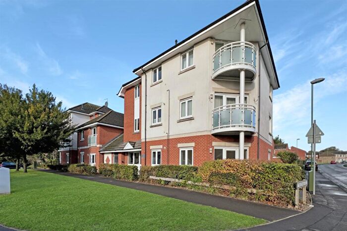 2 Bedroom Flat To Rent In Bedroom Ground Floor Flat In Chichester, PO19