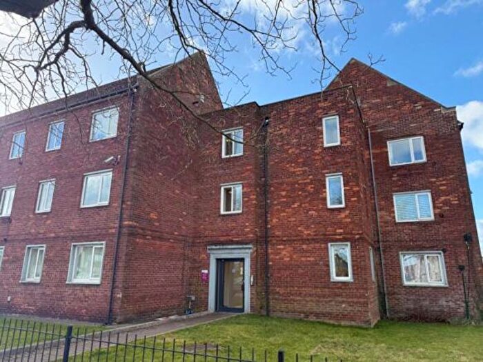 2 Bedroom Flat To Rent In Kirkley Lodge, Park Avenue, Newcastle Upon Tyne, NE3