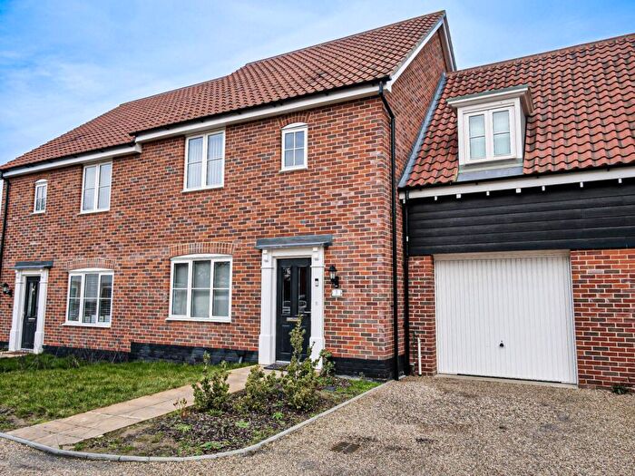 3 Bedroom Semi-Detached House For Sale In Fox Earth Close, Capel St. Mary, IP9